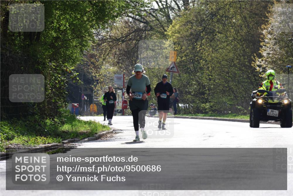 12.04.2026 - 45. Internationalen Wilhelmsburger Insellauf Yannick Fuchs http://msf.ph/oto/9500686 12.04.2026 11:12:19 Laufen 2297, 2429, 3058, 9, 6148 meine-sportfotos.de