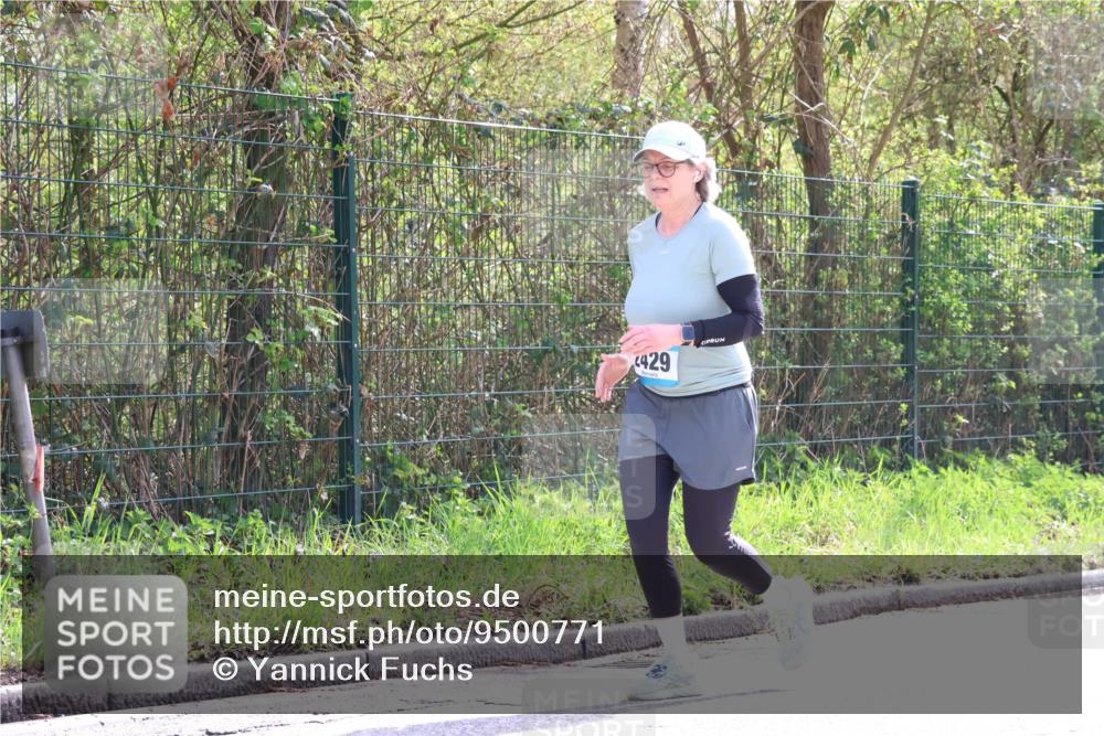 12.04.2026 - 45. Internationalen Wilhelmsburger Insellauf Yannick Fuchs http://msf.ph/oto/9500771 12.04.2026 11:12:33 Laufen 429 meine-sportfotos.de