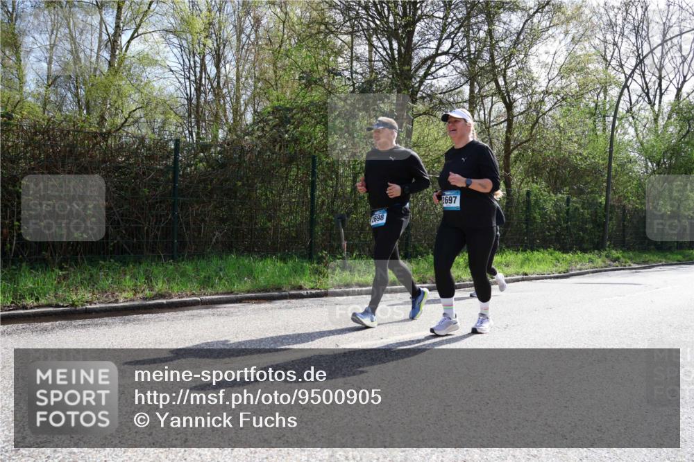 12.04.2026 - 45. Internationalen Wilhelmsburger Insellauf Yannick Fuchs http://msf.ph/oto/9500905 12.04.2026 11:12:53 Laufen 2698, 2697 meine-sportfotos.de