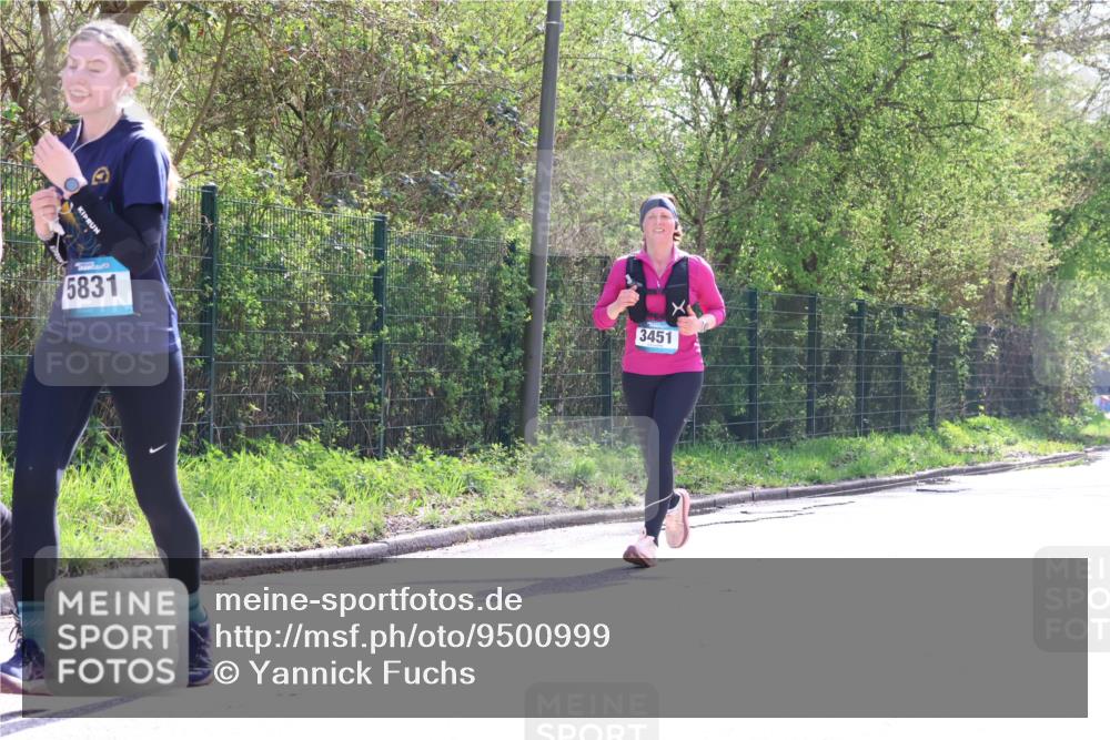 12.04.2026 - 45. Internationalen Wilhelmsburger Insellauf Yannick Fuchs http://msf.ph/oto/9500999 12.04.2026 11:13:06 Laufen 5831, 3451 meine-sportfotos.de