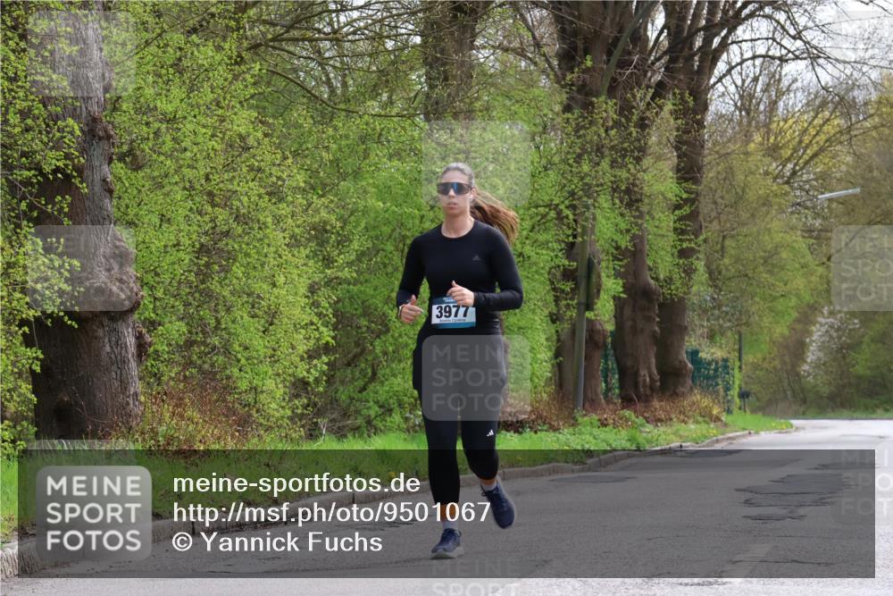 12.04.2026 - 45. Internationalen Wilhelmsburger Insellauf Yannick Fuchs http://msf.ph/oto/9501067 12.04.2026 13:22:47 Laufen 3977 meine-sportfotos.de