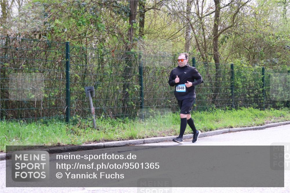 12.04.2026 - 45. Internationalen Wilhelmsburger Insellauf Yannick Fuchs http://msf.ph/oto/9501365 12.04.2026 11:17:24 Laufen 5948 meine-sportfotos.de