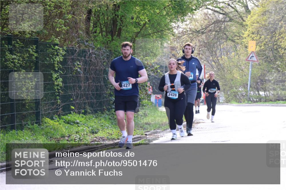 12.04.2026 - 45. Internationalen Wilhelmsburger Insellauf Yannick Fuchs http://msf.ph/oto/9501476 12.04.2026 11:20:22 Laufen 2427, 2428, 54, 3050 meine-sportfotos.de
