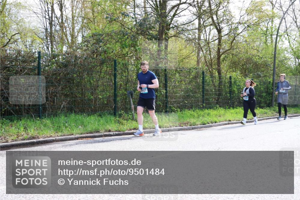 12.04.2026 - 45. Internationalen Wilhelmsburger Insellauf Yannick Fuchs http://msf.ph/oto/9501484 12.04.2026 11:20:34 Laufen 2427, 2428 meine-sportfotos.de