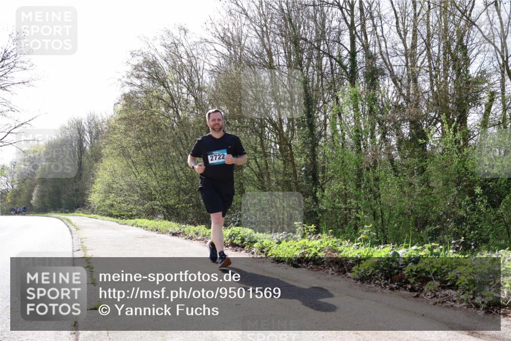 12.04.2026 - 45. Internationalen Wilhelmsburger Insellauf Yannick Fuchs http://msf.ph/oto/9501569 12.04.2026 11:24:07 Laufen 2722 meine-sportfotos.de