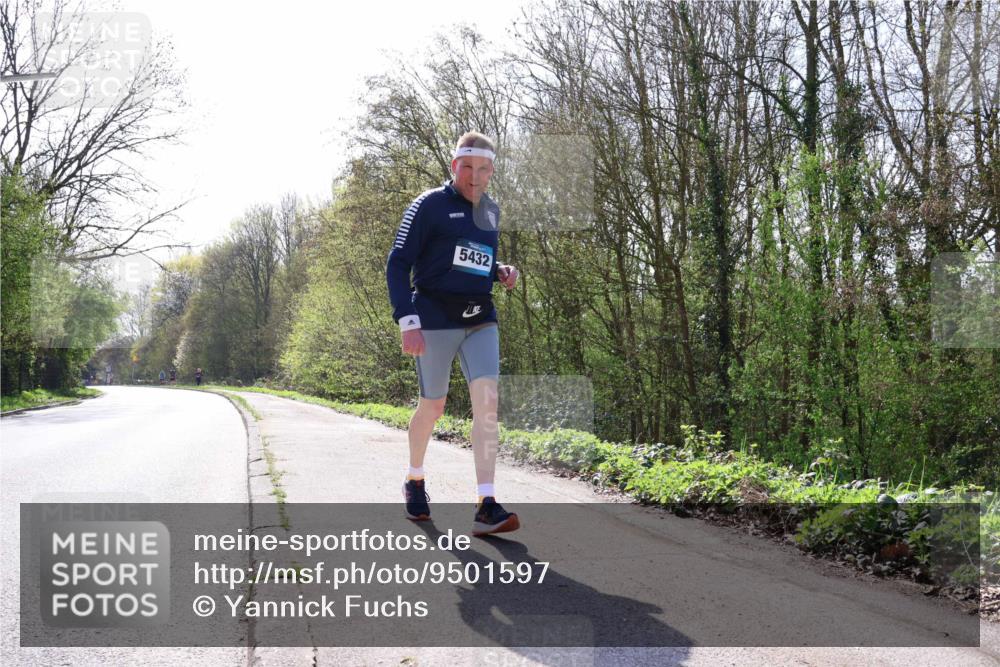 12.04.2026 - 45. Internationalen Wilhelmsburger Insellauf Yannick Fuchs http://msf.ph/oto/9501597 12.04.2026 11:24:58 Laufen 5432 meine-sportfotos.de
