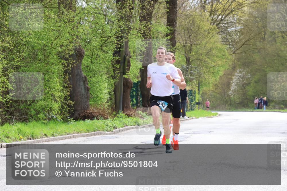 12.04.2026 - 45. Internationalen Wilhelmsburger Insellauf Yannick Fuchs http://msf.ph/oto/9501804 12.04.2026 12:40:37 Laufen 452 meine-sportfotos.de