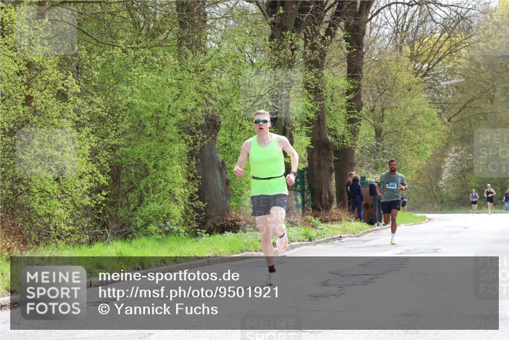 12.04.2026 - 45. Internationalen Wilhelmsburger Insellauf Yannick Fuchs http://msf.ph/oto/9501921 12.04.2026 12:42:26 Laufen 4505 meine-sportfotos.de