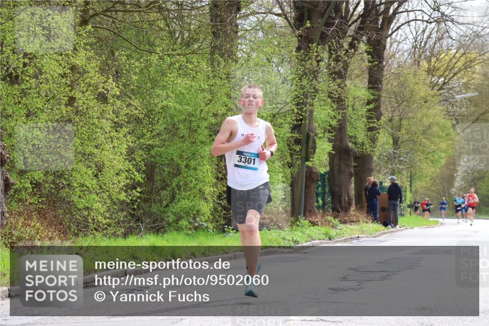 12.04.2026 - 45. Internationalen Wilhelmsburger Insellauf Yannick Fuchs http://msf.ph/oto/9502060 12.04.2026 12:43:25 Laufen 3301 meine-sportfotos.de