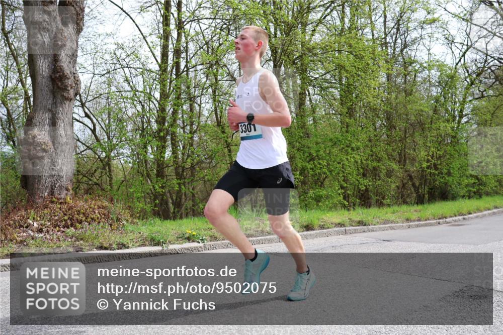 12.04.2026 - 45. Internationalen Wilhelmsburger Insellauf Yannick Fuchs http://msf.ph/oto/9502075 12.04.2026 12:43:28 Laufen 3301 meine-sportfotos.de