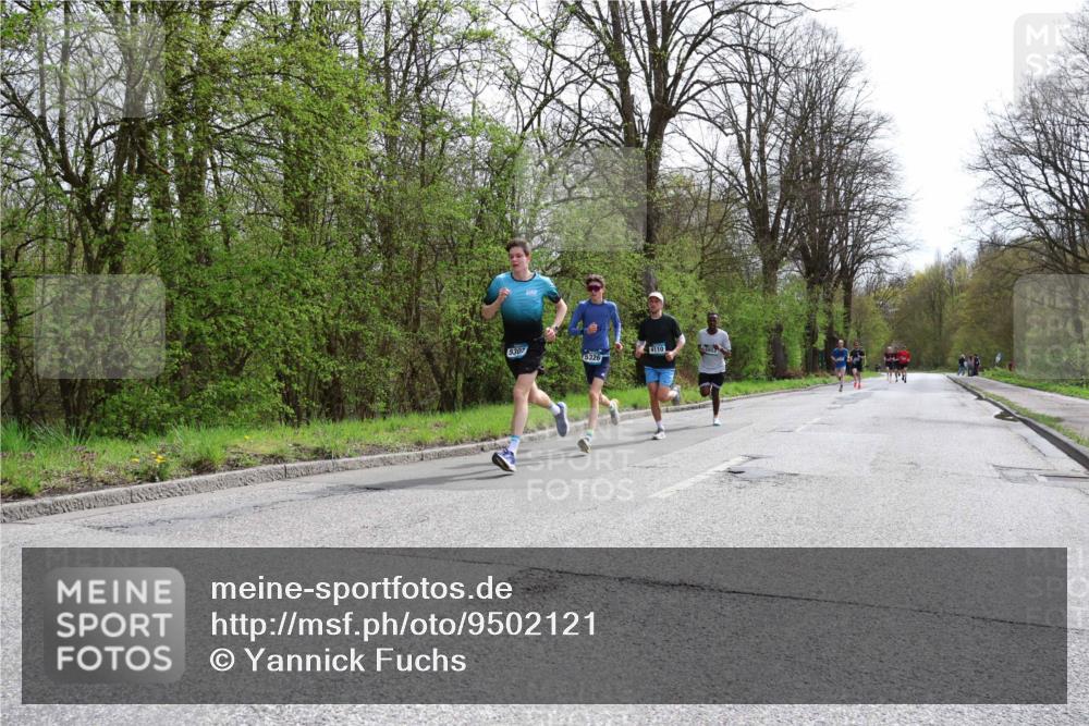 12.04.2026 - 45. Internationalen Wilhelmsburger Insellauf Yannick Fuchs http://msf.ph/oto/9502121 12.04.2026 12:43:51 Laufen 5307, 4110, 5326 meine-sportfotos.de