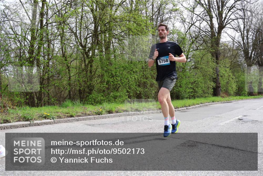 12.04.2026 - 45. Internationalen Wilhelmsburger Insellauf Yannick Fuchs http://msf.ph/oto/9502173 12.04.2026 12:44:02 Laufen 5758 meine-sportfotos.de