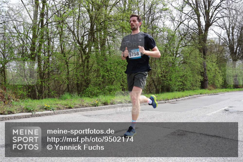12.04.2026 - 45. Internationalen Wilhelmsburger Insellauf Yannick Fuchs http://msf.ph/oto/9502174 12.04.2026 12:44:02 Laufen 5758 meine-sportfotos.de