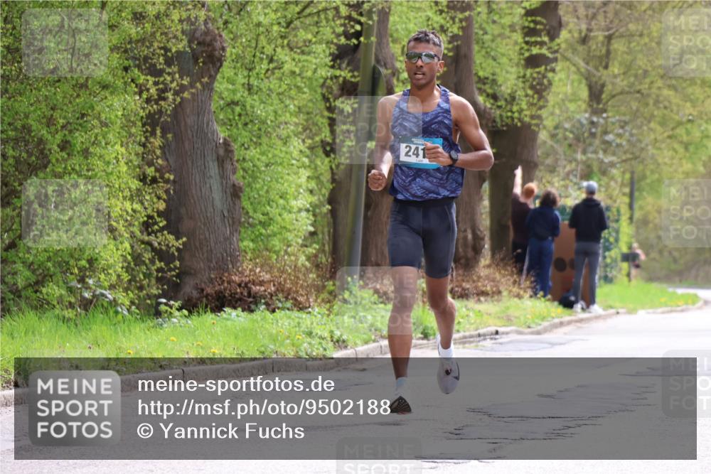 12.04.2026 - 45. Internationalen Wilhelmsburger Insellauf Yannick Fuchs http://msf.ph/oto/9502188 12.04.2026 12:44:06 Laufen 241 meine-sportfotos.de