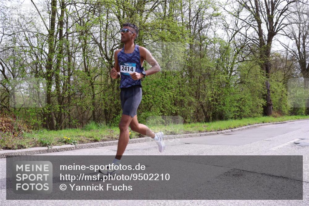 12.04.2026 - 45. Internationalen Wilhelmsburger Insellauf Yannick Fuchs http://msf.ph/oto/9502210 12.04.2026 12:44:11 Laufen 2414 meine-sportfotos.de