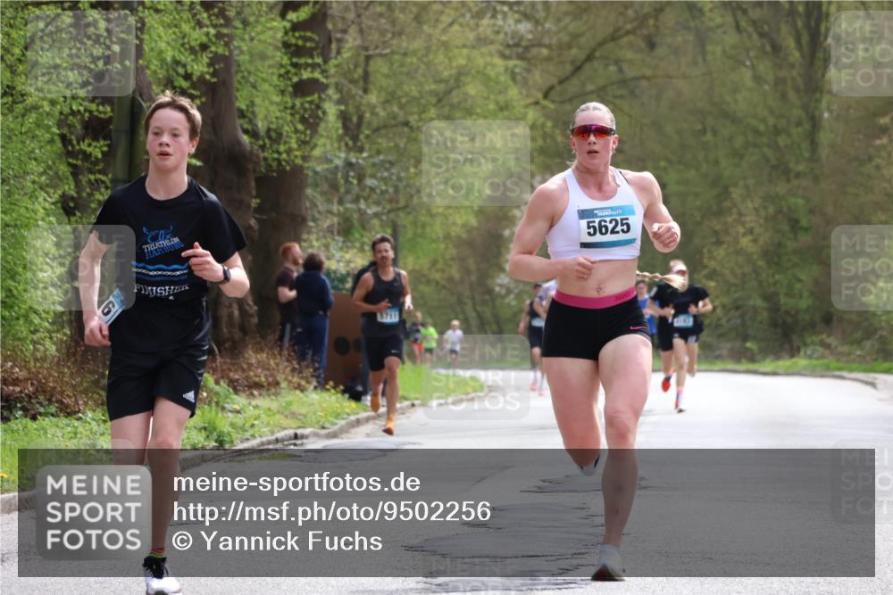 12.04.2026 - 45. Internationalen Wilhelmsburger Insellauf Yannick Fuchs http://msf.ph/oto/9502256 12.04.2026 12:44:41 Laufen 000000000, 5711, 5625 meine-sportfotos.de