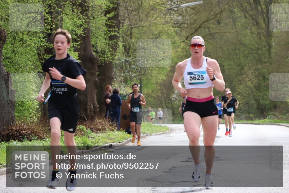12.04.2026 - 45. Internationalen Wilhelmsburger Insellauf Yannick Fuchs http://msf.ph/oto/9502257 12.04.2026 12:44:42 Laufen 5711, 5625 meine-sportfotos.de