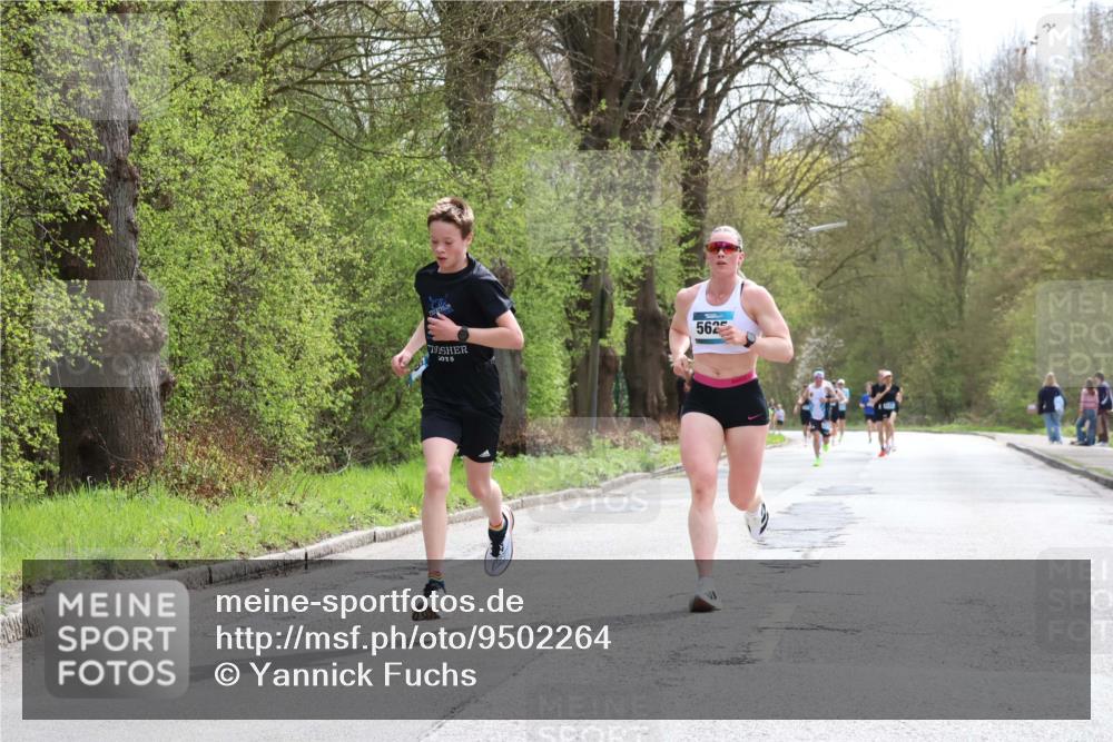12.04.2026 - 45. Internationalen Wilhelmsburger Insellauf Yannick Fuchs http://msf.ph/oto/9502264 12.04.2026 12:44:43 Laufen 025, 562 meine-sportfotos.de