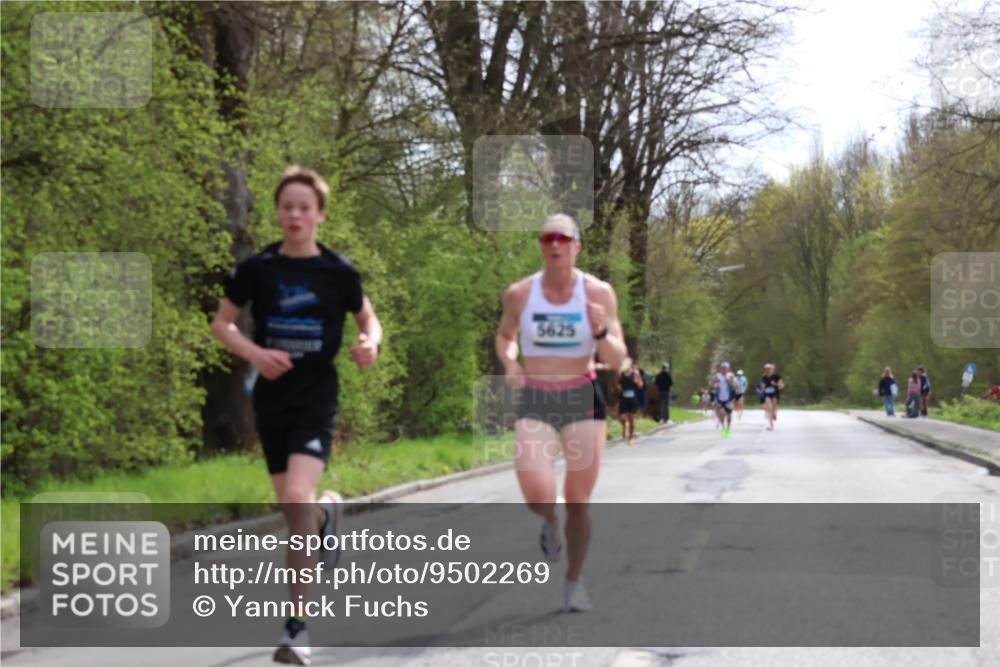 12.04.2026 - 45. Internationalen Wilhelmsburger Insellauf Yannick Fuchs http://msf.ph/oto/9502269 12.04.2026 12:44:44 Laufen 5625 meine-sportfotos.de