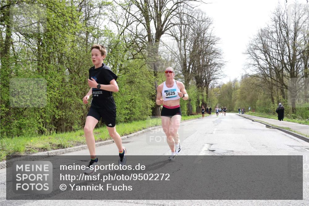 12.04.2026 - 45. Internationalen Wilhelmsburger Insellauf Yannick Fuchs http://msf.ph/oto/9502272 12.04.2026 12:44:45 Laufen 2015, 5625 meine-sportfotos.de