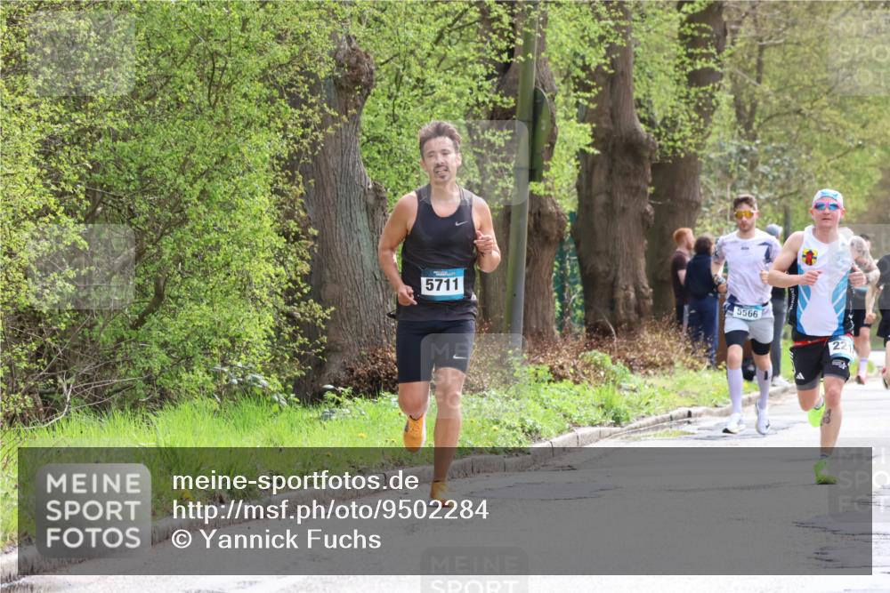 12.04.2026 - 45. Internationalen Wilhelmsburger Insellauf Yannick Fuchs http://msf.ph/oto/9502284 12.04.2026 12:44:48 Laufen 5711, 5566, 22 meine-sportfotos.de