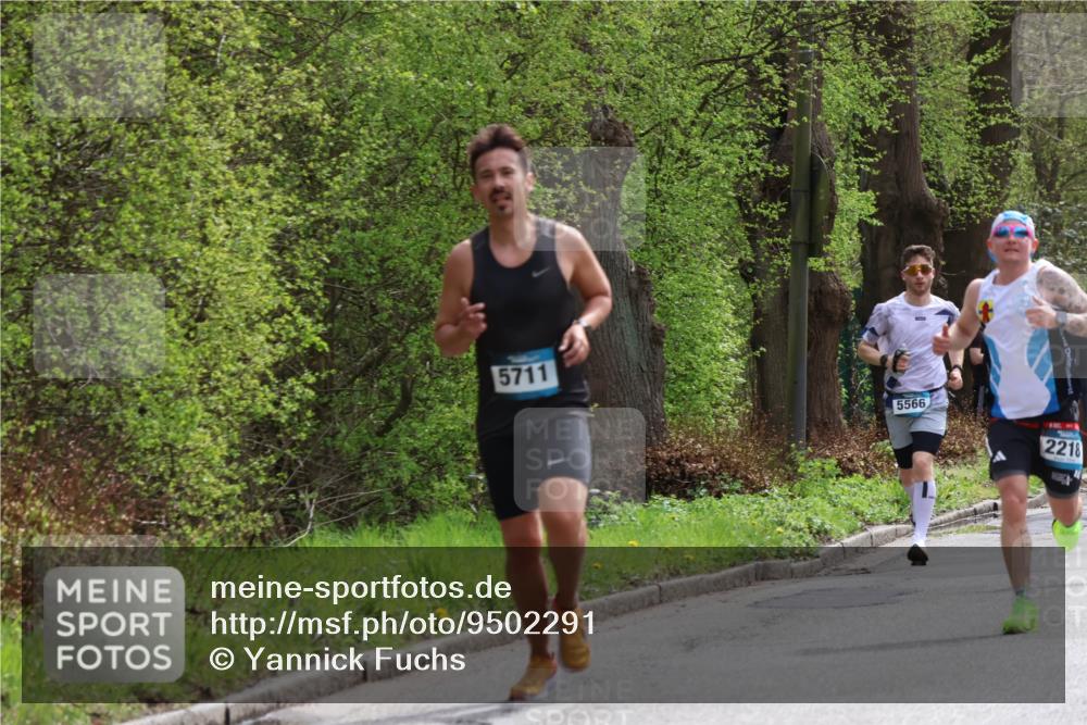 12.04.2026 - 45. Internationalen Wilhelmsburger Insellauf Yannick Fuchs http://msf.ph/oto/9502291 12.04.2026 12:44:50 Laufen 5711, 5566, 2218 meine-sportfotos.de