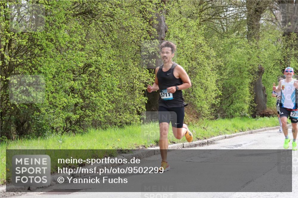 12.04.2026 - 45. Internationalen Wilhelmsburger Insellauf Yannick Fuchs http://msf.ph/oto/9502299 12.04.2026 12:44:51 Laufen 5711, 2218 meine-sportfotos.de
