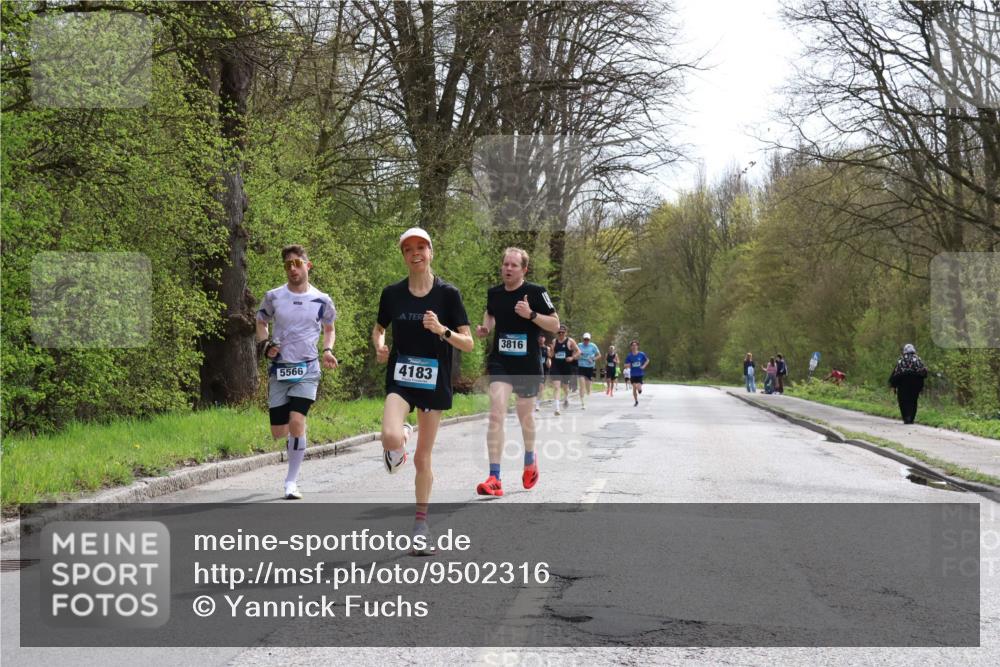 12.04.2026 - 45. Internationalen Wilhelmsburger Insellauf Yannick Fuchs http://msf.ph/oto/9502316 12.04.2026 12:44:55 Laufen 5566, 4183, 3816 meine-sportfotos.de
