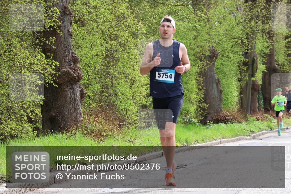 12.04.2026 - 45. Internationalen Wilhelmsburger Insellauf Yannick Fuchs http://msf.ph/oto/9502376 12.04.2026 12:45:08 Laufen 5754, 3612 meine-sportfotos.de