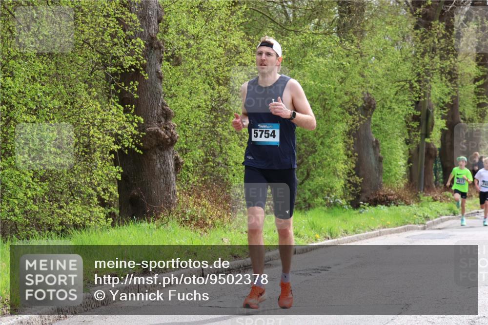 12.04.2026 - 45. Internationalen Wilhelmsburger Insellauf Yannick Fuchs http://msf.ph/oto/9502378 12.04.2026 12:45:08 Laufen 5754 meine-sportfotos.de