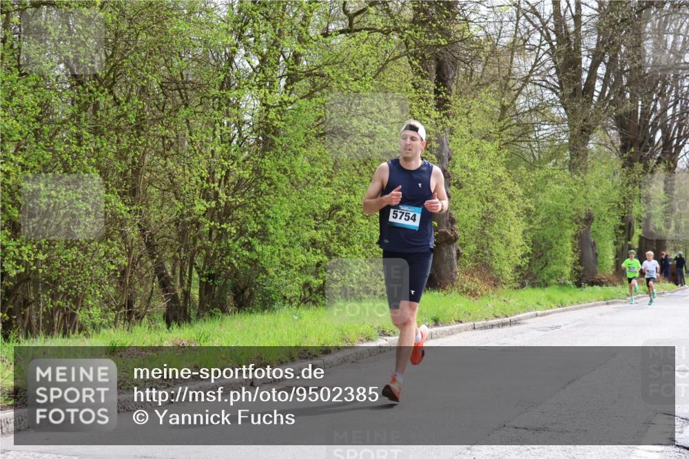 12.04.2026 - 45. Internationalen Wilhelmsburger Insellauf Yannick Fuchs http://msf.ph/oto/9502385 12.04.2026 12:45:09 Laufen 5754 meine-sportfotos.de