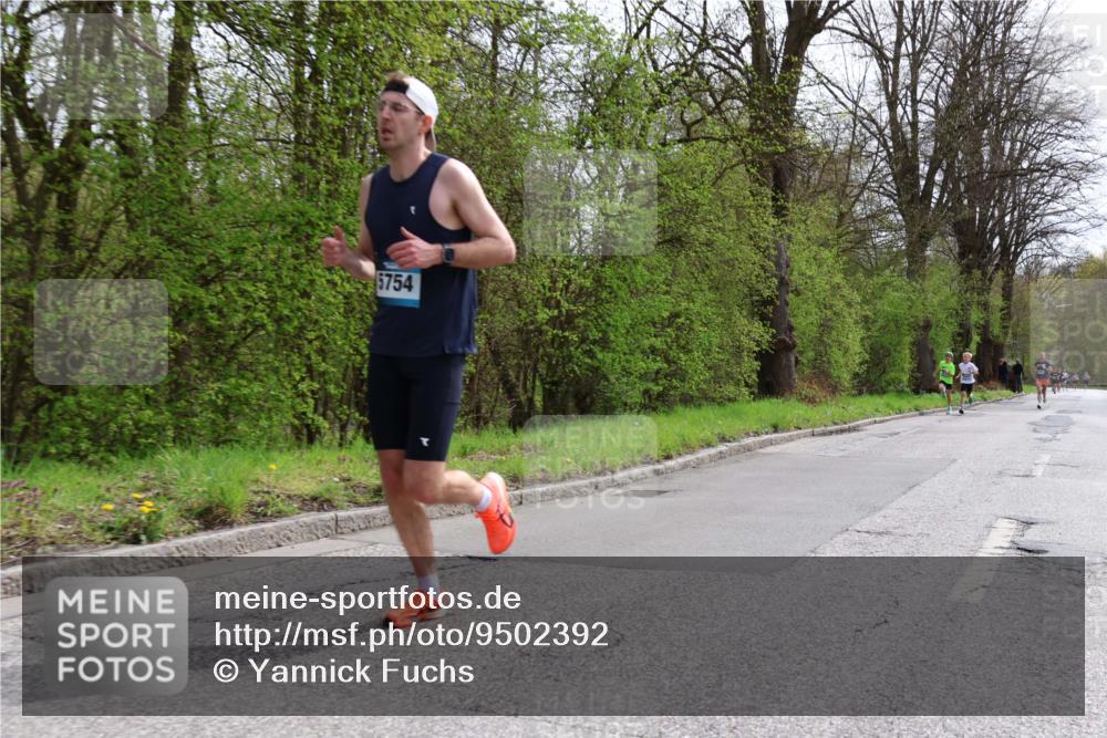 12.04.2026 - 45. Internationalen Wilhelmsburger Insellauf Yannick Fuchs http://msf.ph/oto/9502392 12.04.2026 12:45:10 Laufen 5754 meine-sportfotos.de