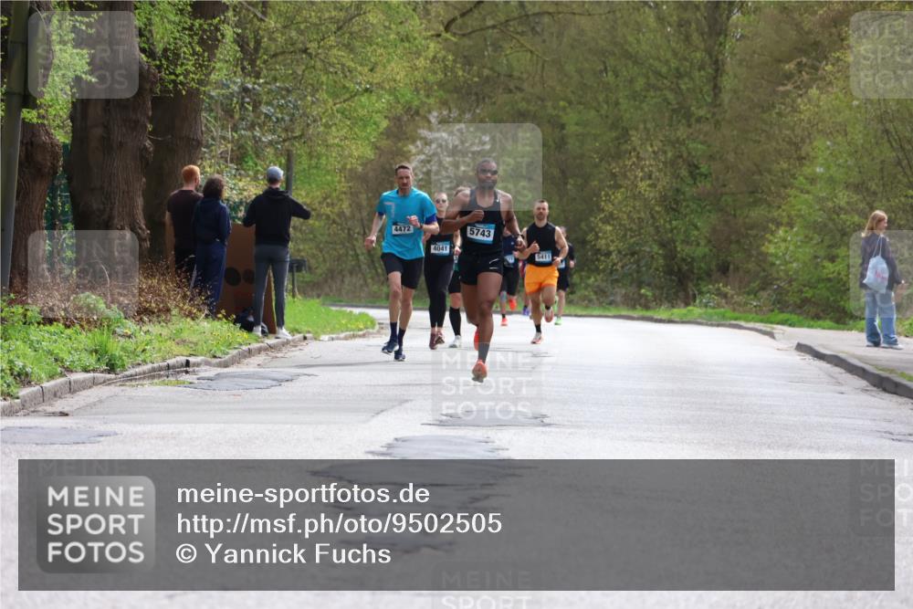 12.04.2026 - 45. Internationalen Wilhelmsburger Insellauf Yannick Fuchs http://msf.ph/oto/9502505 12.04.2026 12:45:42 Laufen 4472, 4041, 5743, 5411 meine-sportfotos.de