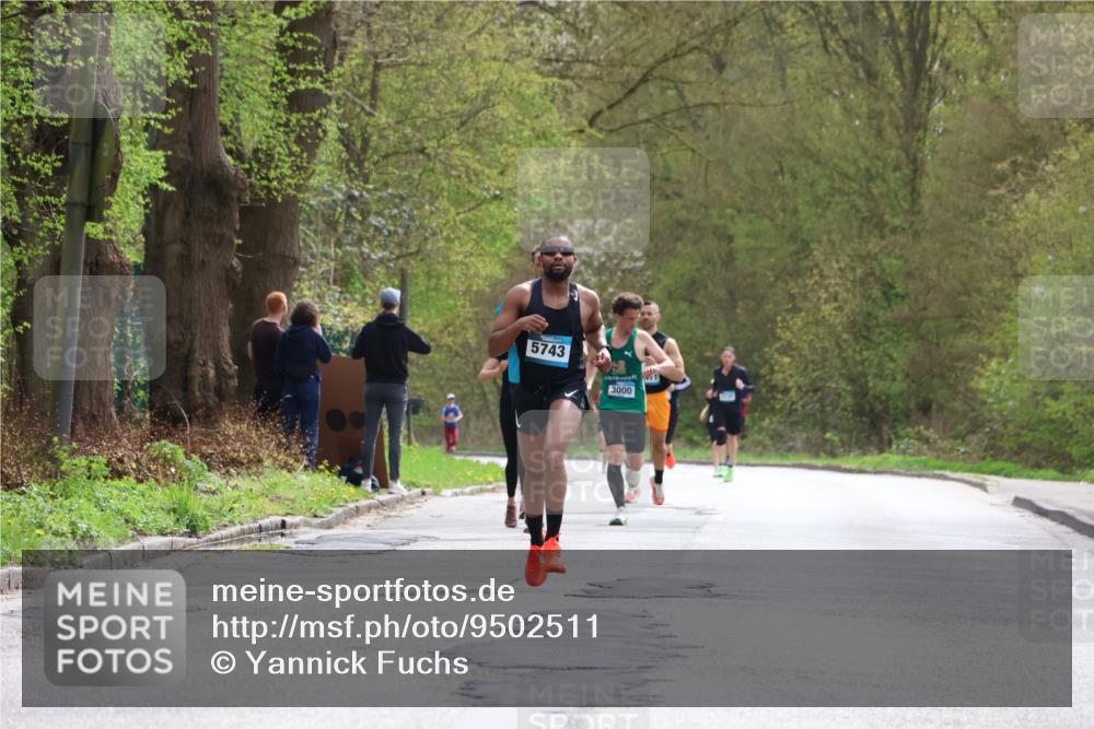 12.04.2026 - 45. Internationalen Wilhelmsburger Insellauf Yannick Fuchs http://msf.ph/oto/9502511 12.04.2026 12:45:45 Laufen 5743, 3000 meine-sportfotos.de