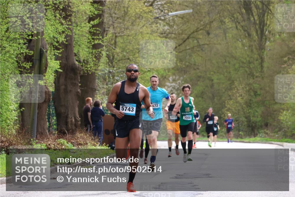 12.04.2026 - 45. Internationalen Wilhelmsburger Insellauf Yannick Fuchs http://msf.ph/oto/9502514 12.04.2026 12:45:47 Laufen 5743, 472, 5411, 3000 meine-sportfotos.de