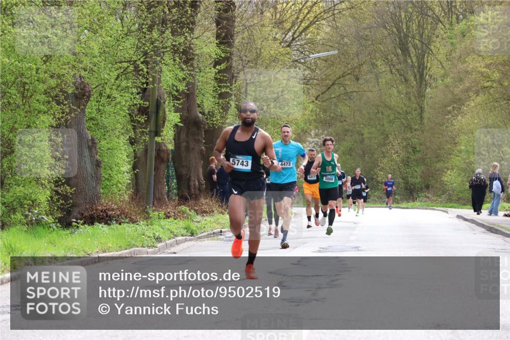 12.04.2026 - 45. Internationalen Wilhelmsburger Insellauf Yannick Fuchs http://msf.ph/oto/9502519 12.04.2026 12:45:48 Laufen 5743, 4472, 5411, 3000 meine-sportfotos.de
