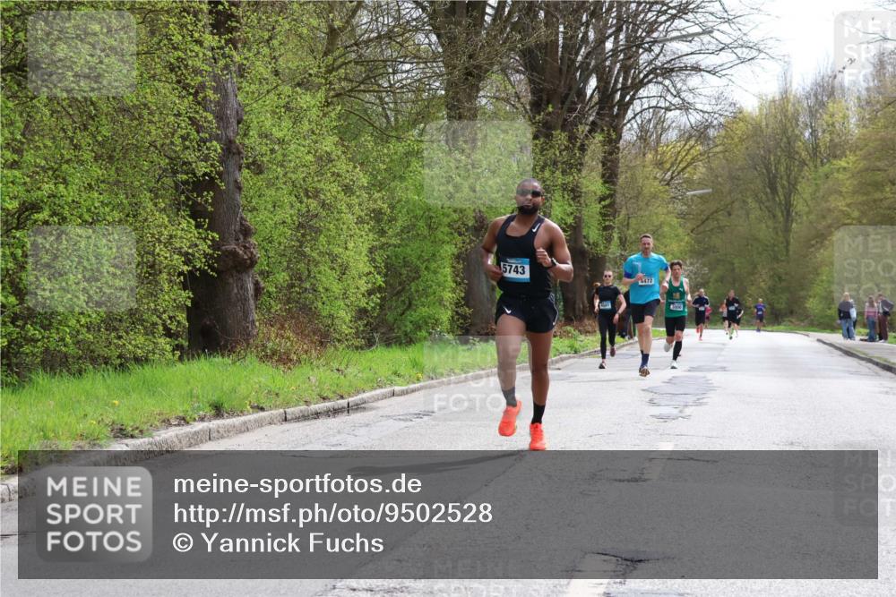 12.04.2026 - 45. Internationalen Wilhelmsburger Insellauf Yannick Fuchs http://msf.ph/oto/9502528 12.04.2026 12:45:50 Laufen 5743, 4472, 3000 meine-sportfotos.de