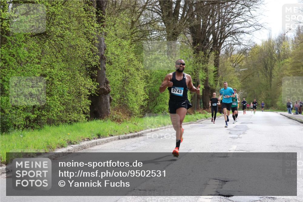 12.04.2026 - 45. Internationalen Wilhelmsburger Insellauf Yannick Fuchs http://msf.ph/oto/9502531 12.04.2026 12:45:51 Laufen 5743, 4041, 3000 meine-sportfotos.de