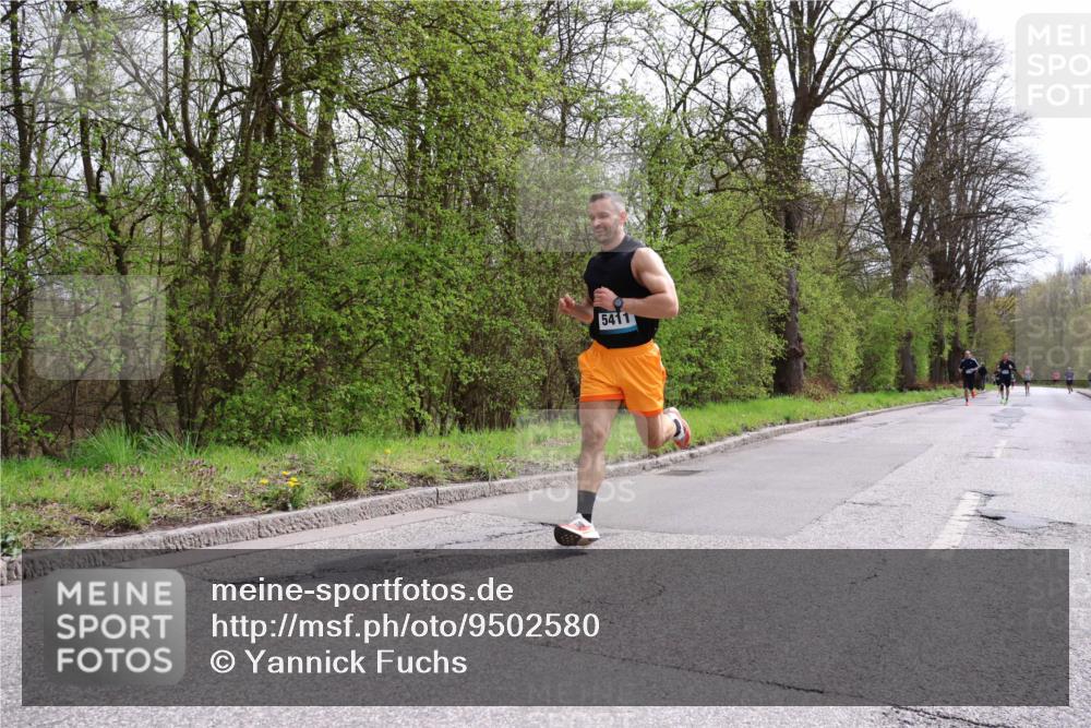 12.04.2026 - 45. Internationalen Wilhelmsburger Insellauf Yannick Fuchs http://msf.ph/oto/9502580 12.04.2026 12:46:01 Laufen 5411 meine-sportfotos.de