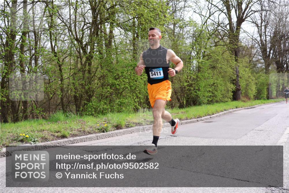 12.04.2026 - 45. Internationalen Wilhelmsburger Insellauf Yannick Fuchs http://msf.ph/oto/9502582 12.04.2026 12:46:02 Laufen 5411 meine-sportfotos.de