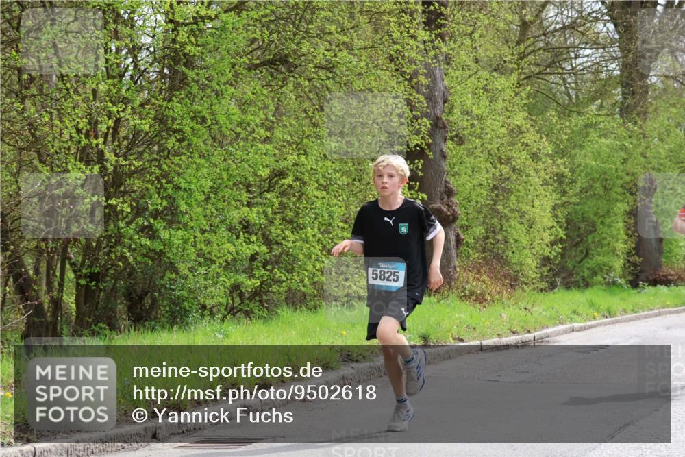 12.04.2026 - 45. Internationalen Wilhelmsburger Insellauf Yannick Fuchs http://msf.ph/oto/9502618 12.04.2026 12:46:12 Laufen 5825 meine-sportfotos.de