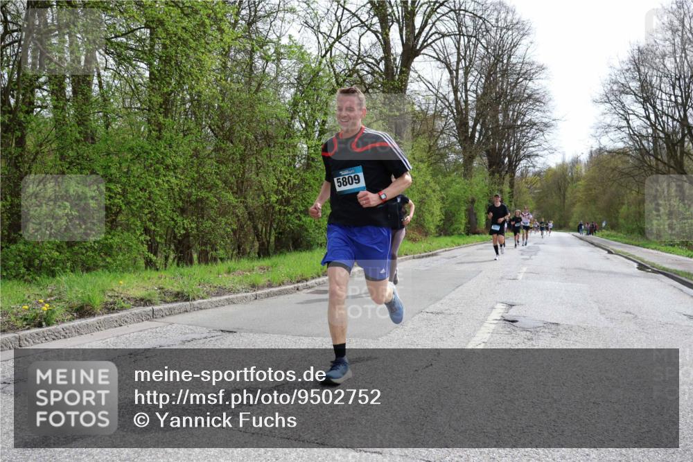 12.04.2026 - 45. Internationalen Wilhelmsburger Insellauf Yannick Fuchs http://msf.ph/oto/9502752 12.04.2026 12:46:44 Laufen 5809 meine-sportfotos.de