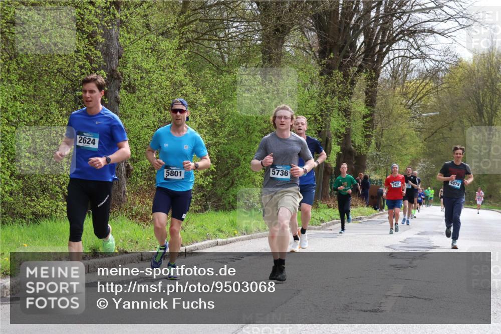 12.04.2026 - 45. Internationalen Wilhelmsburger Insellauf Yannick Fuchs http://msf.ph/oto/9503068 12.04.2026 12:48:11 Laufen 2624, 5736, 4879, 5801, 3921 meine-sportfotos.de