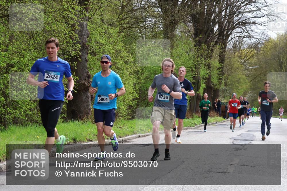 12.04.2026 - 45. Internationalen Wilhelmsburger Insellauf Yannick Fuchs http://msf.ph/oto/9503070 12.04.2026 12:48:12 Laufen 2624, 5801, 5736, 3921, 4879 meine-sportfotos.de