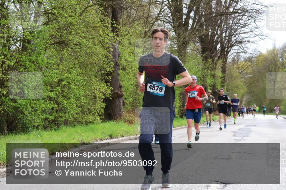 12.04.2026 - 45. Internationalen Wilhelmsburger Insellauf Yannick Fuchs http://msf.ph/oto/9503092 12.04.2026 12:48:17 Laufen 4879, 3921, 1247 meine-sportfotos.de