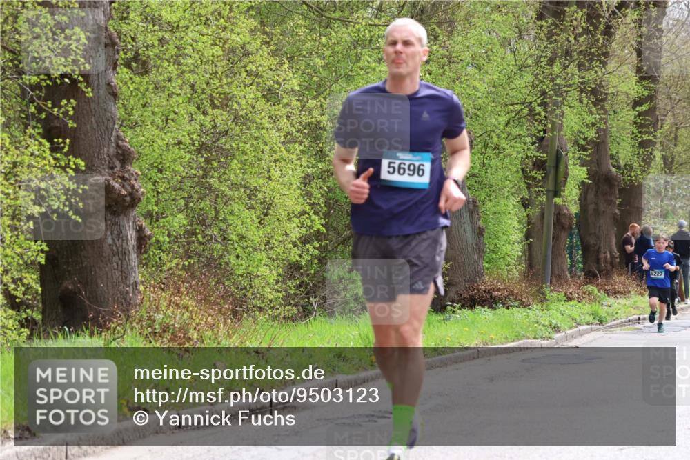 12.04.2026 - 45. Internationalen Wilhelmsburger Insellauf Yannick Fuchs http://msf.ph/oto/9503123 12.04.2026 12:48:23 Laufen 5696, 5227 meine-sportfotos.de