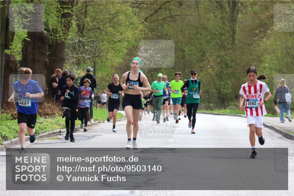 12.04.2026 - 45. Internationalen Wilhelmsburger Insellauf Yannick Fuchs http://msf.ph/oto/9503140 12.04.2026 12:48:27 Laufen 5227, 3293, 5143, 465, 5631, 4592 meine-sportfotos.de