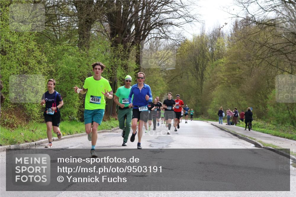 12.04.2026 - 45. Internationalen Wilhelmsburger Insellauf Yannick Fuchs http://msf.ph/oto/9503191 12.04.2026 12:48:42 Laufen 4938, 2852, 4823, 3213 meine-sportfotos.de