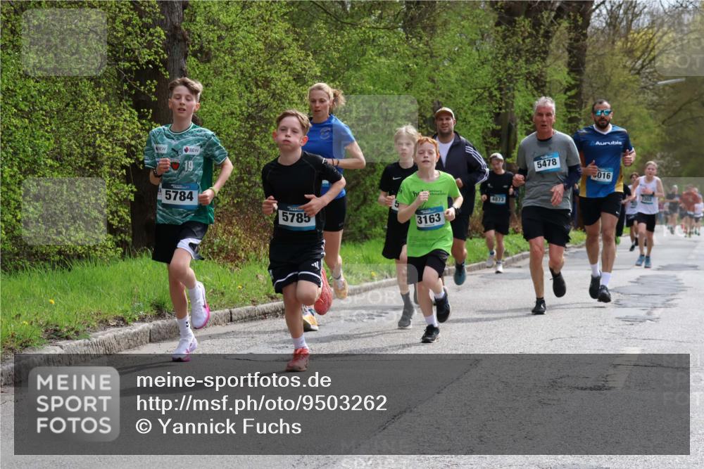 12.04.2026 - 45. Internationalen Wilhelmsburger Insellauf Yannick Fuchs http://msf.ph/oto/9503262 12.04.2026 12:48:58 Laufen 5784, 5, 5785, 3163, 4873, 5478, 016 meine-sportfotos.de