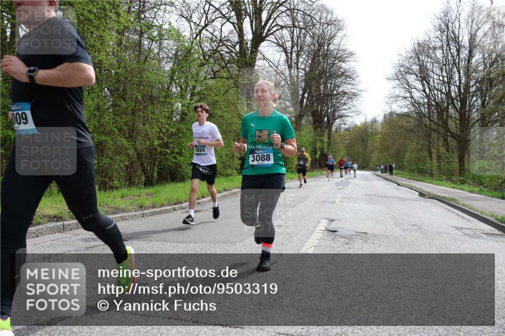 12.04.2026 - 45. Internationalen Wilhelmsburger Insellauf Yannick Fuchs http://msf.ph/oto/9503319 12.04.2026 12:49:09 Laufen 09, 4924, 3088 meine-sportfotos.de